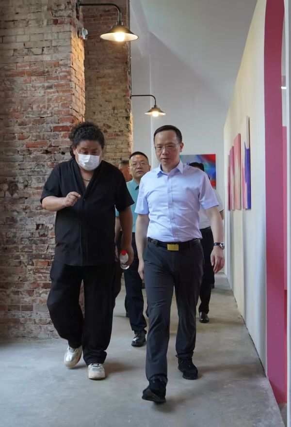 谈文胜率队调研核应用中心“飞碟营地”三资盘活项目